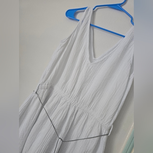 Elegant White Sleeveless Dress Size L - Picture 9 of 14